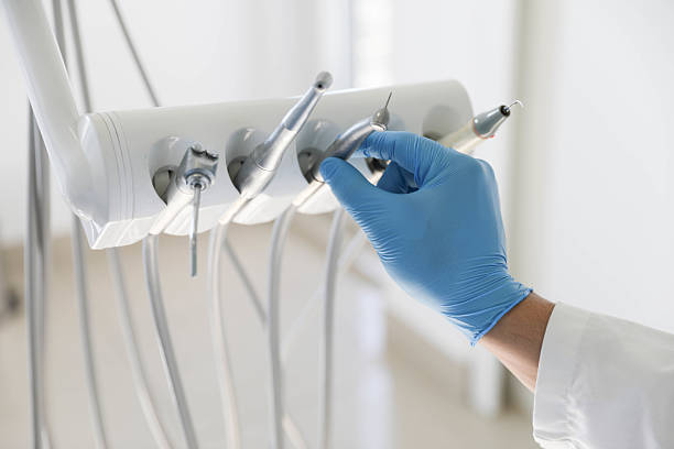 Professional Emergency Dentist technician working in Fulton County County, IL